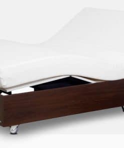 1. Cama articulada motorizada branca com apoio para os pés, ideal para conforto e suporte em cuidados domiciliares. 2. Cama branca ajustável com apoio para os pés, perfeita para oferecer conforto e alívio em ambientes de cuidado. 3. Cama motorizada branca com descanso para os pés, projetada para proporcionar conforto e suporte em situações de recuperação.